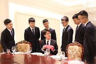 廣西工商技師學(xué)院財(cái)貿(mào)商貿(mào)專(zhuān)業(yè)群之禮儀服務(wù)專(zhuān)業(yè) 塑造職業(yè)風(fēng)采，成就未來(lái)精英